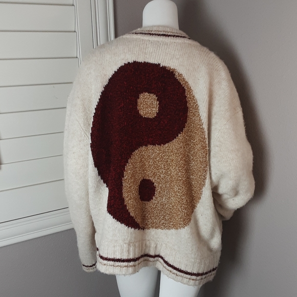 yinyang sweater